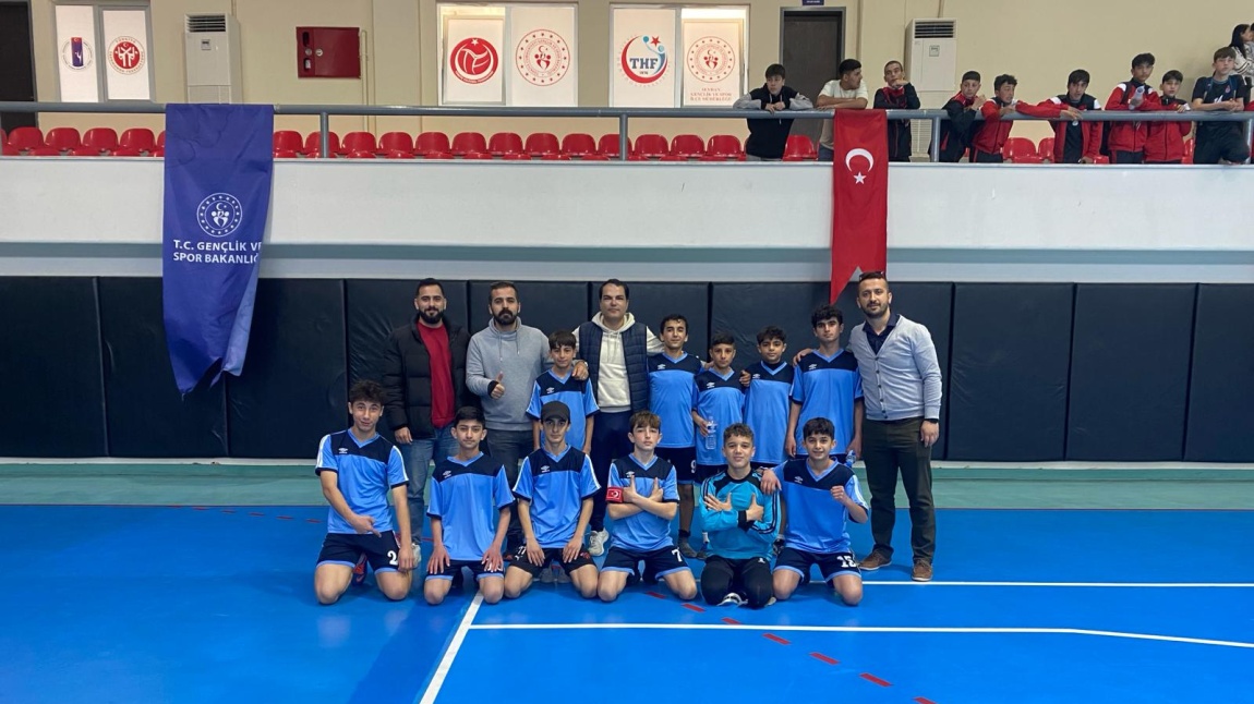 Okul Futsal Takımımız Çeyrek Finale Yükselmiştir
